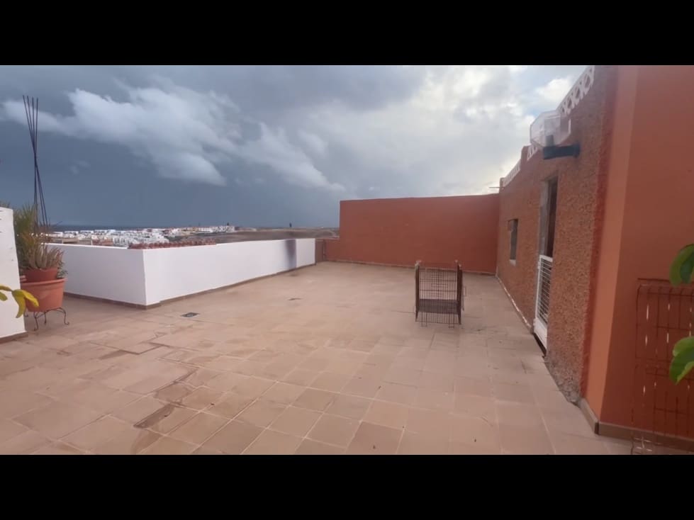 Chalet de 2 habitaciones en Puerto del Rosario en venta - 289.000 € (Ref: 9092231)