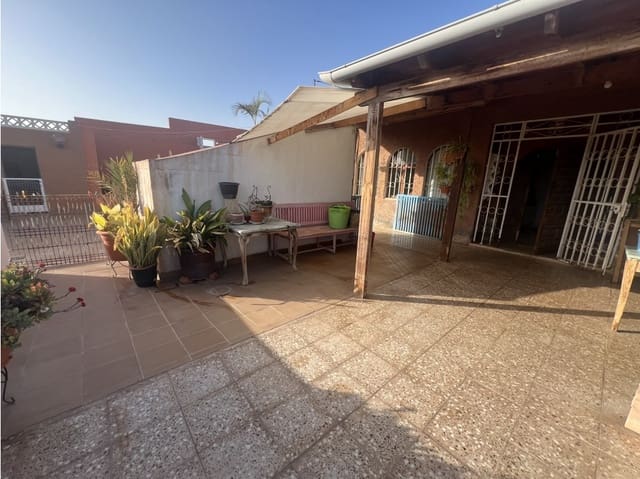 Chalet de 2 habitaciones en Puerto del Rosario en venta - 289.000 € (Ref: 9092231)