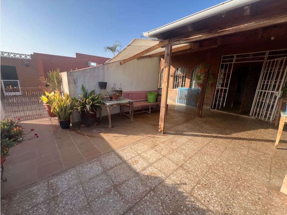 Chalet de 2 habitaciones en Puerto del Rosario en venta - 289.000 € (Ref: 9092231)