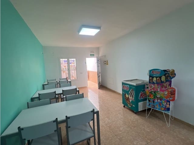 Kaupallinen vuokrattavana paikassa Puerto del Rosario - 925 € (Ref: 9148762)