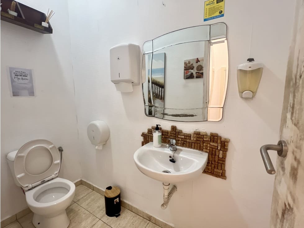 Commercial for rent in Corralejo - € 1,800 (Ref: 9151595)