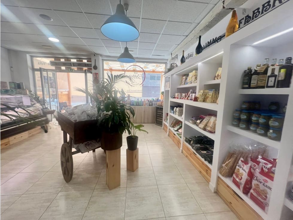 Commercial for rent in Corralejo - € 1,800 (Ref: 9151595)