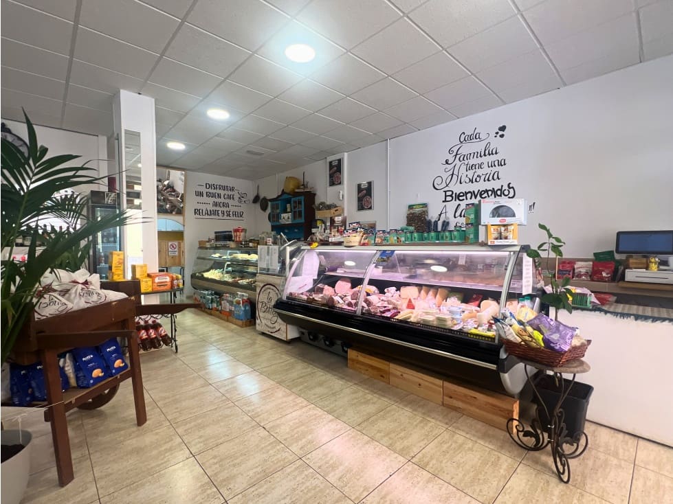 Commercial for rent in Corralejo - € 1,800 (Ref: 9151595)