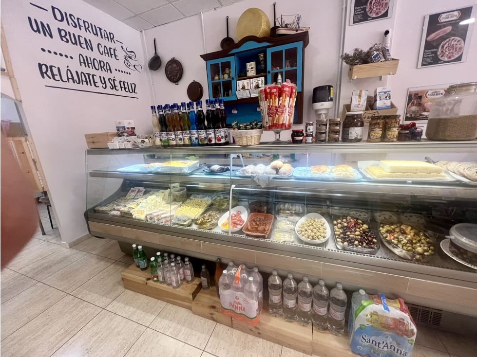 Commercial for rent in Corralejo - € 1,800 (Ref: 9151595)