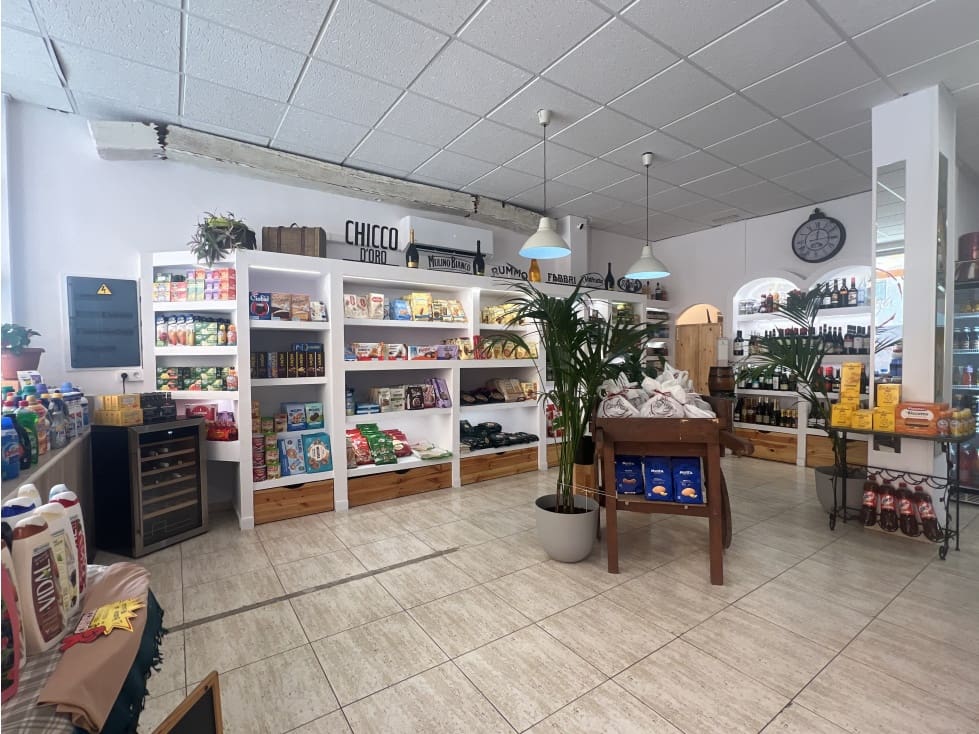 Commercial for sale in Corralejo - € 150,000 (Ref: 9176203)