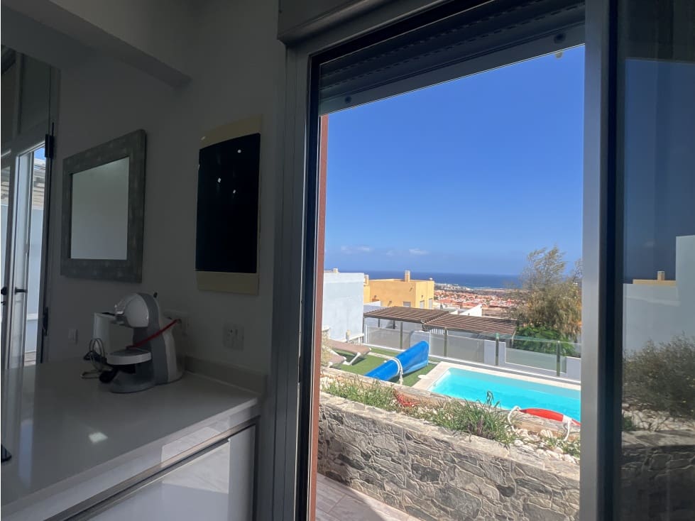 5 bedroom Villa for sale in Caleta de Fuste - € 655,000 (Ref: 9228454)