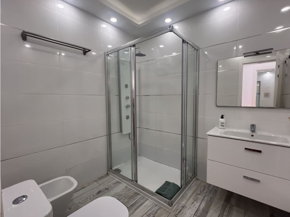 5 bedroom Villa for sale in Caleta de Fuste - € 655,000 (Ref: 9228454)