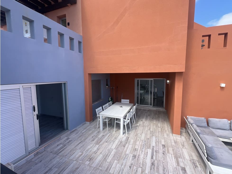 5 bedroom Villa for sale in Caleta de Fuste - € 655,000 (Ref: 9228454)