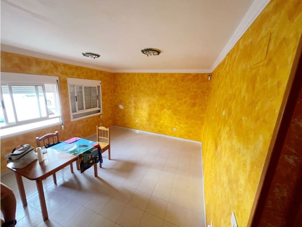 3 bedroom Apartment for sale in Puerto del Rosario - € 168,000 (Ref: 9499783)