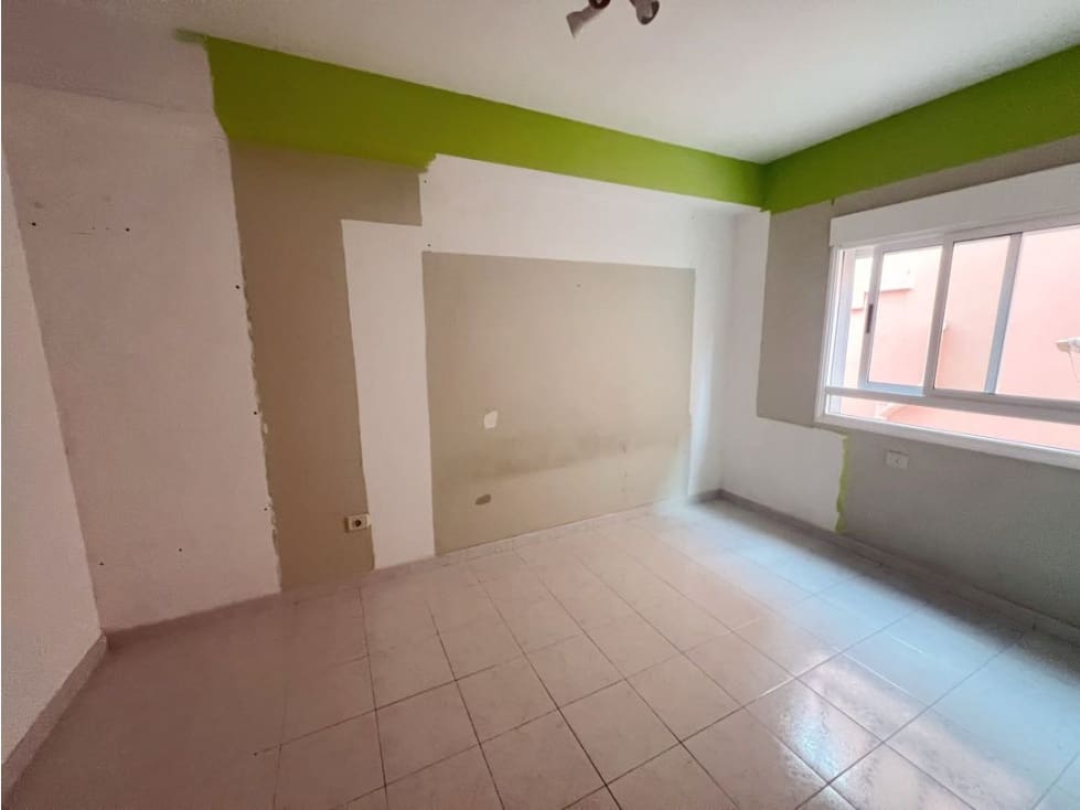 3 bedroom Apartment for sale in Puerto del Rosario - € 168,000 (Ref: 9499783)