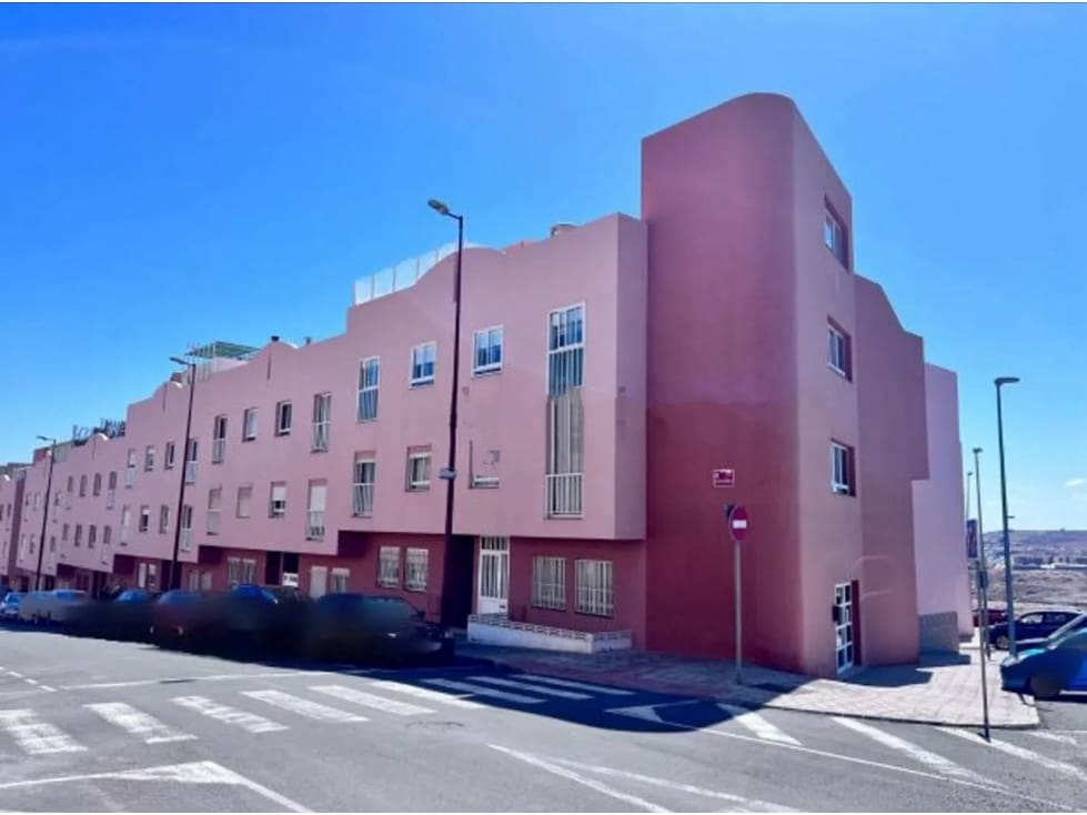 3 bedroom Apartment for sale in Puerto del Rosario - € 168,000 (Ref: 9499783)