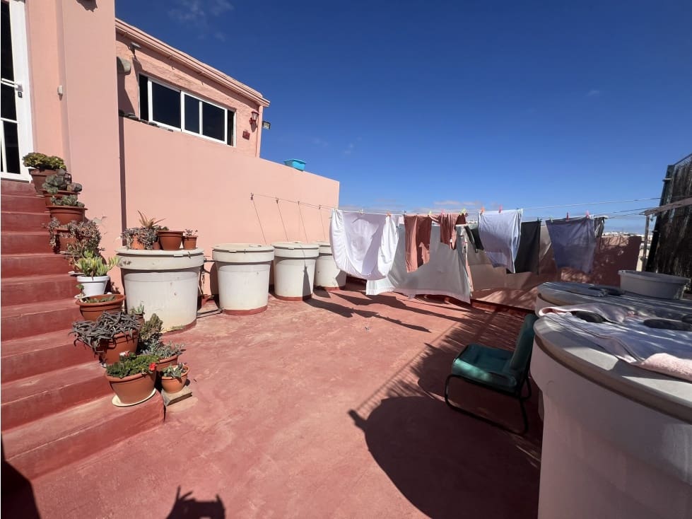 3 bedroom Apartment for sale in Puerto del Rosario - € 168,000 (Ref: 9499783)