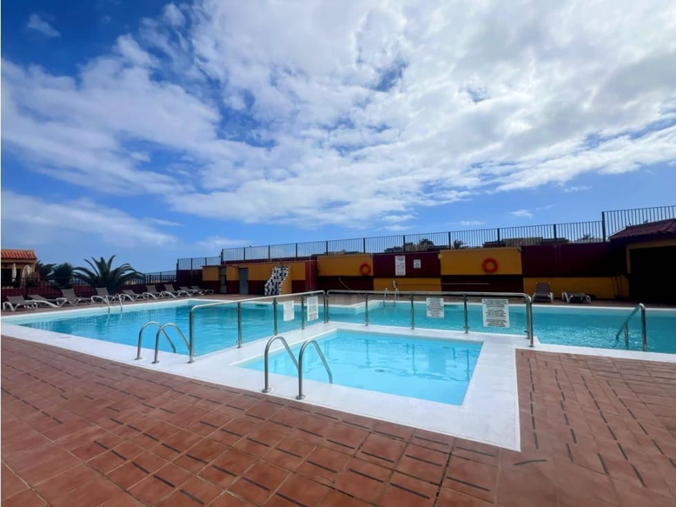 1 bedroom Apartment for sale in Costa de Antigua with pool - € 110,000 (Ref: 9499784)