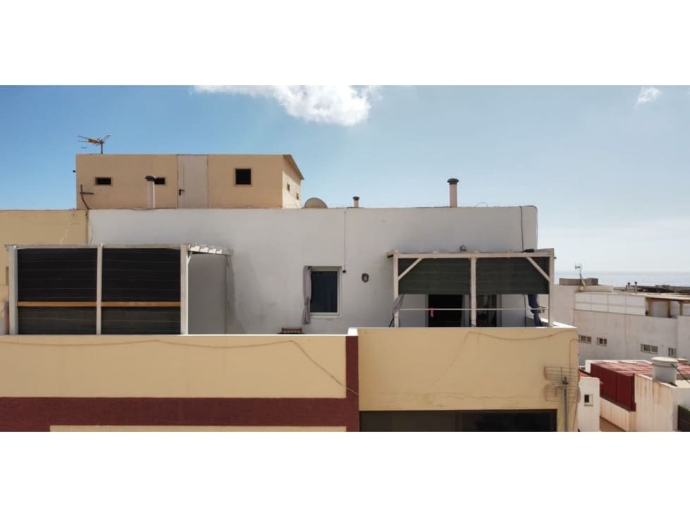 2 bedroom Apartment for sale in Puerto del Rosario - € 149,000 (Ref: 9499785)