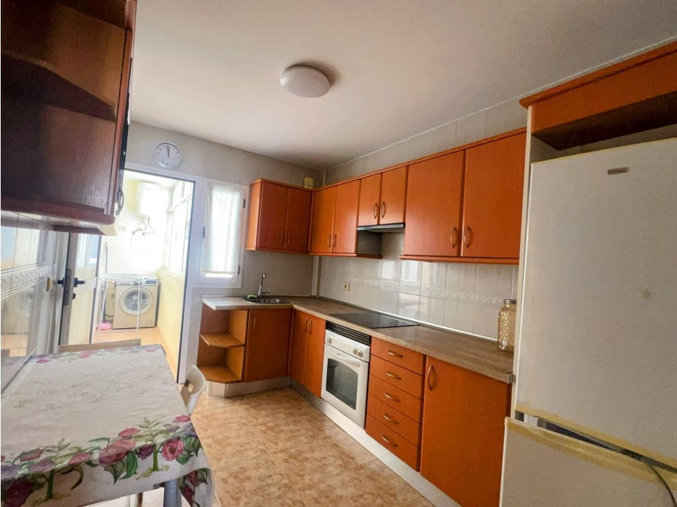 3 bedroom Apartment for sale in Puerto del Rosario - € 195,000 (Ref: 9499786)