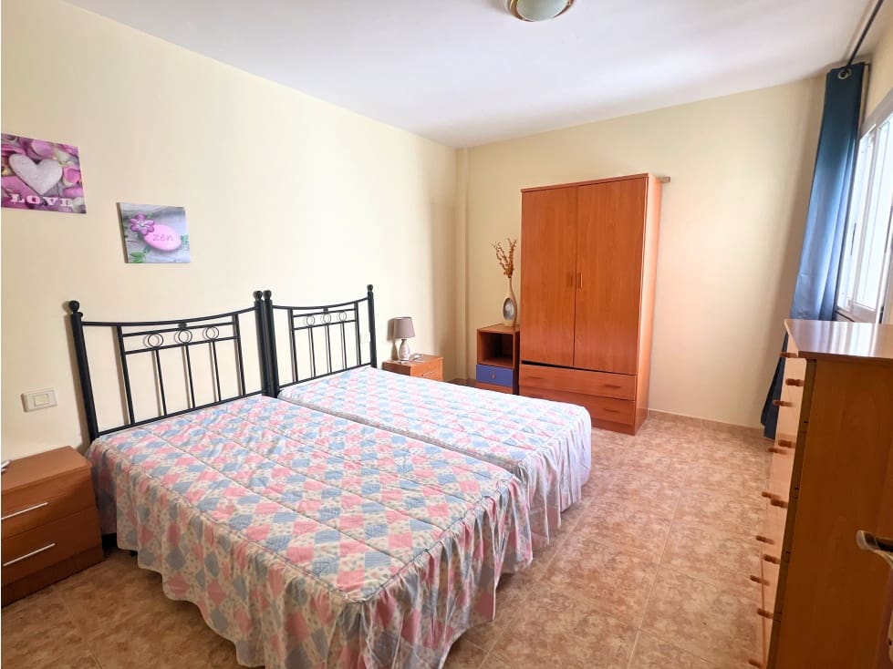 3 bedroom Apartment for sale in Puerto del Rosario - € 195,000 (Ref: 9499786)