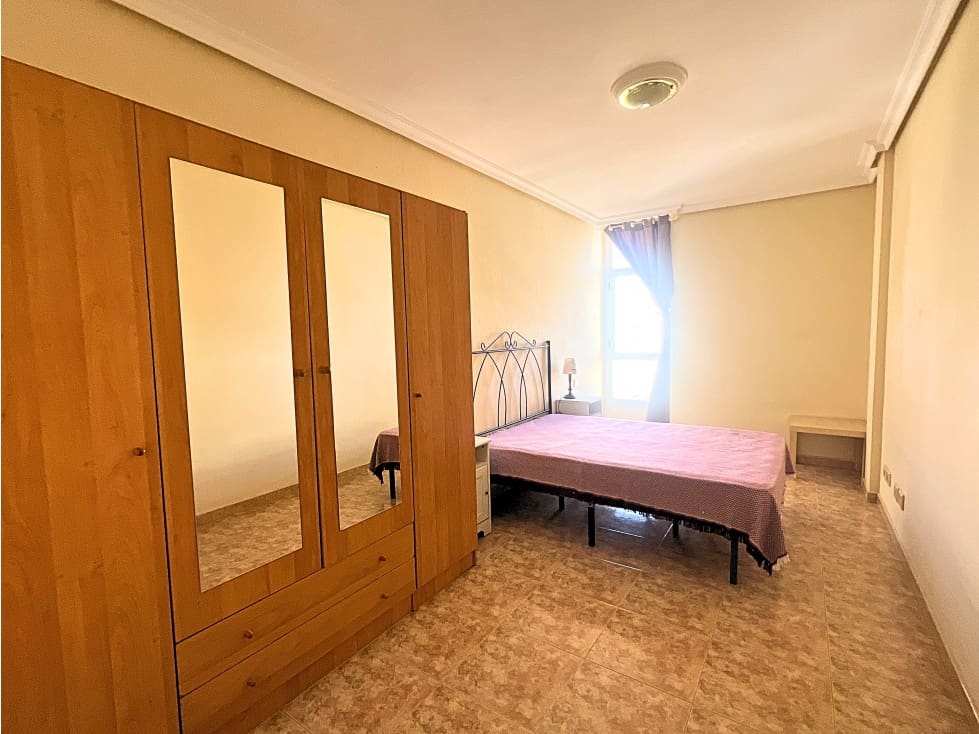 3 bedroom Apartment for sale in Puerto del Rosario - € 195,000 (Ref: 9499786)