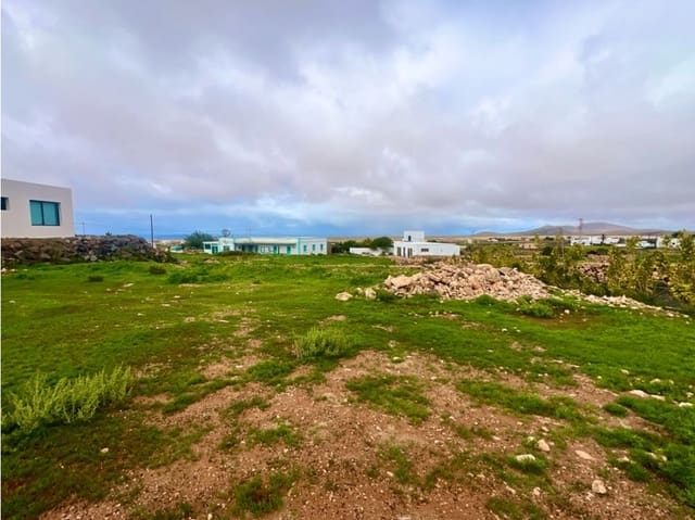 Grond te koop in Tindaya, La Oliva - € 195.000 (Ref: 9499787)