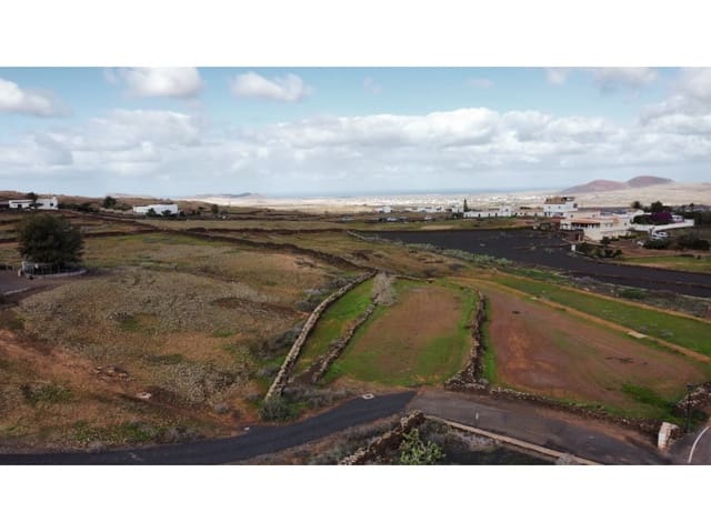 Teren niezagospodarowany na sprzedaż w Villaverde, La Oliva - 285 000 € (Ref: 9571801)