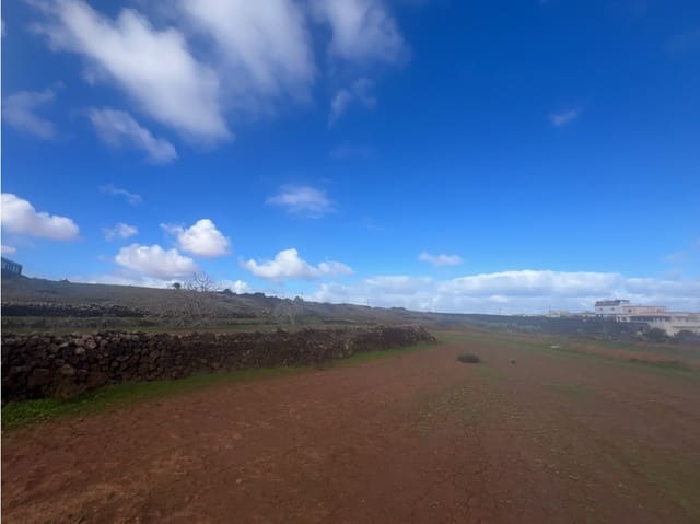 Teren niezagospodarowany na sprzedaż w Villaverde, La Oliva - 285 000 € (Ref: 9571801)