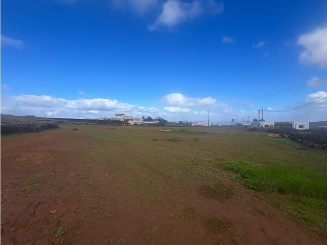 Teren niezagospodarowany na sprzedaż w Villaverde, La Oliva - 285 000 € (Ref: 9571801)