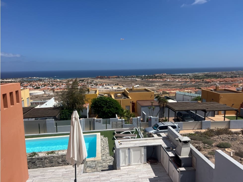 5 sypialnia Willa na sprzedaż w Caleta de Fuste z basenem - 655 000 € (Ref: 9746804)