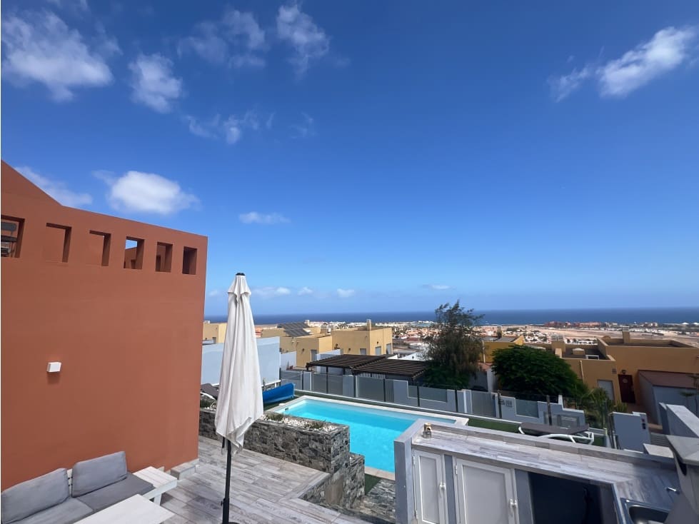 5 sypialnia Willa na sprzedaż w Caleta de Fuste z basenem - 655 000 € (Ref: 9746804)