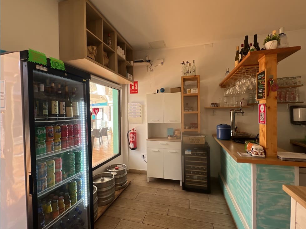 2 bedroom Commercial for sale in Parque Holandes - € 98,000 (Ref: 9746805)