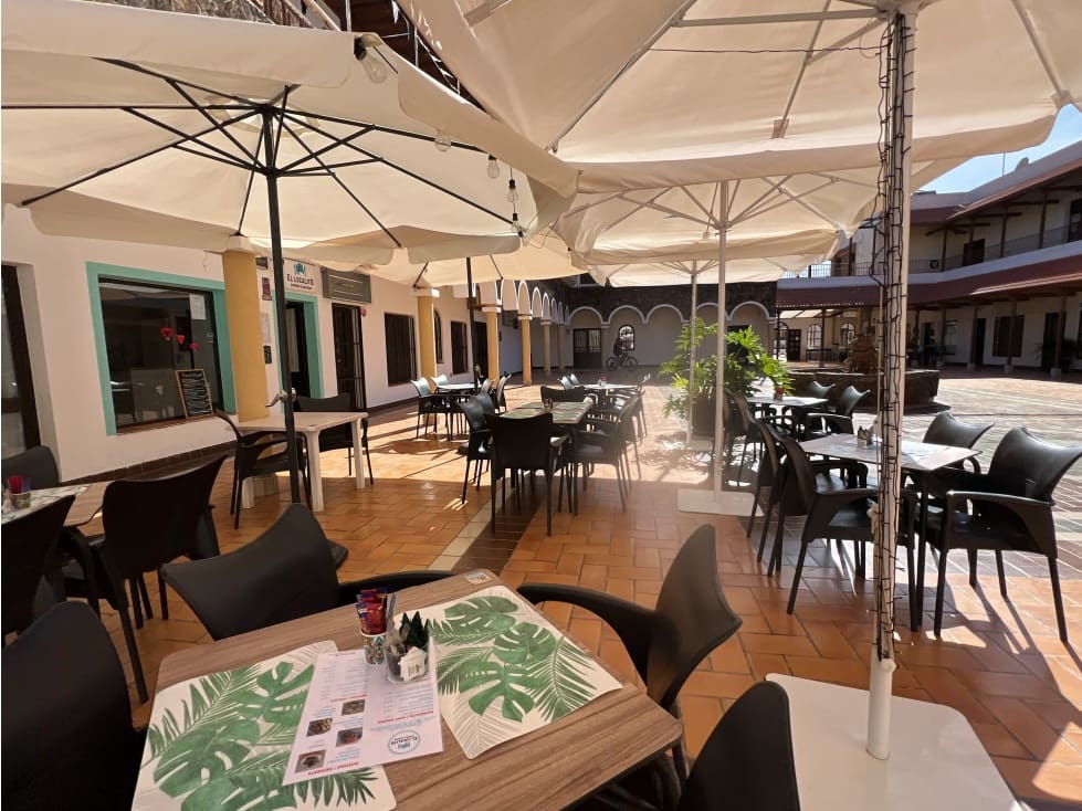 2 bedroom Commercial for sale in Parque Holandes - € 98,000 (Ref: 9746805)