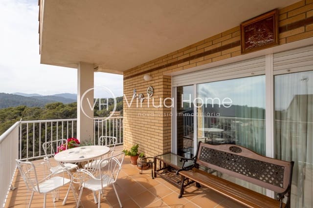 4 bedroom Villa for sale in Santa Susanna with garage - € 345,000 (Ref: 8139341)