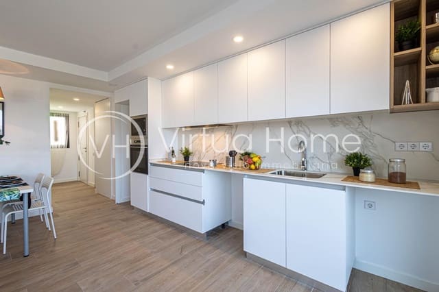 2 soveværelse Penthouse til salg i Pineda de Mar med garage - € 325.000 (Ref: 8977452)