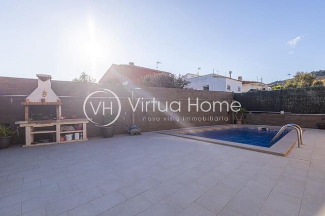 6 bedroom Villa for sale in Pineda de Mar with pool garage - € 840,000 (Ref: 8977460)