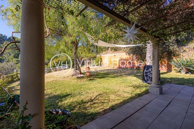 6 bedroom Villa for sale in Santa Susanna with pool garage - € 950,000 (Ref: 8977470)