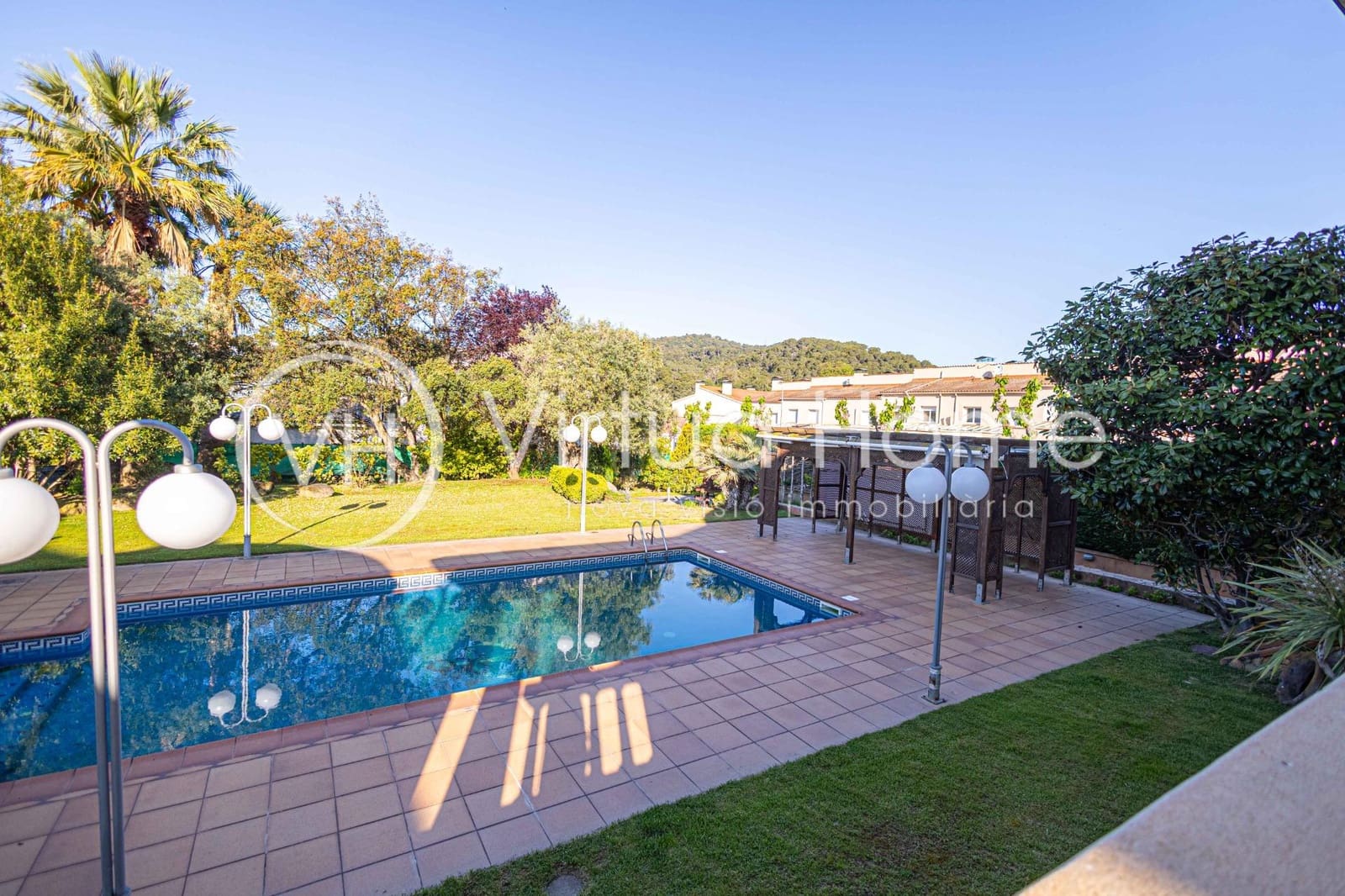 10 soveværelse Villa til salg i Santa Susanna med swimmingpool garage - € 1.300.000 (Ref: 8982474)
