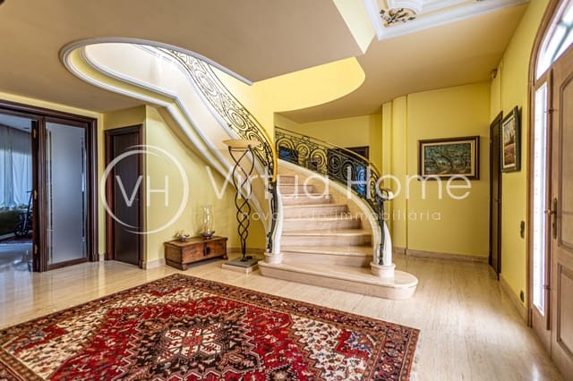 10 bedroom Villa for sale in Santa Susanna with pool garage - € 1,300,000 (Ref: 8982474)