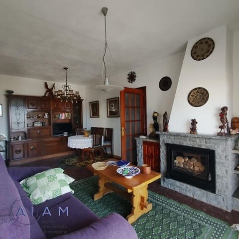 6 bedroom Villa for sale in Pineda de Mar with pool - € 320,000 (Ref: 9051152)