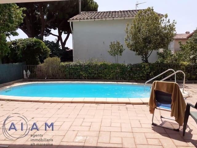 3 bedroom Villa for sale in Pineda de Mar with pool - € 290,000 (Ref: 9068883)