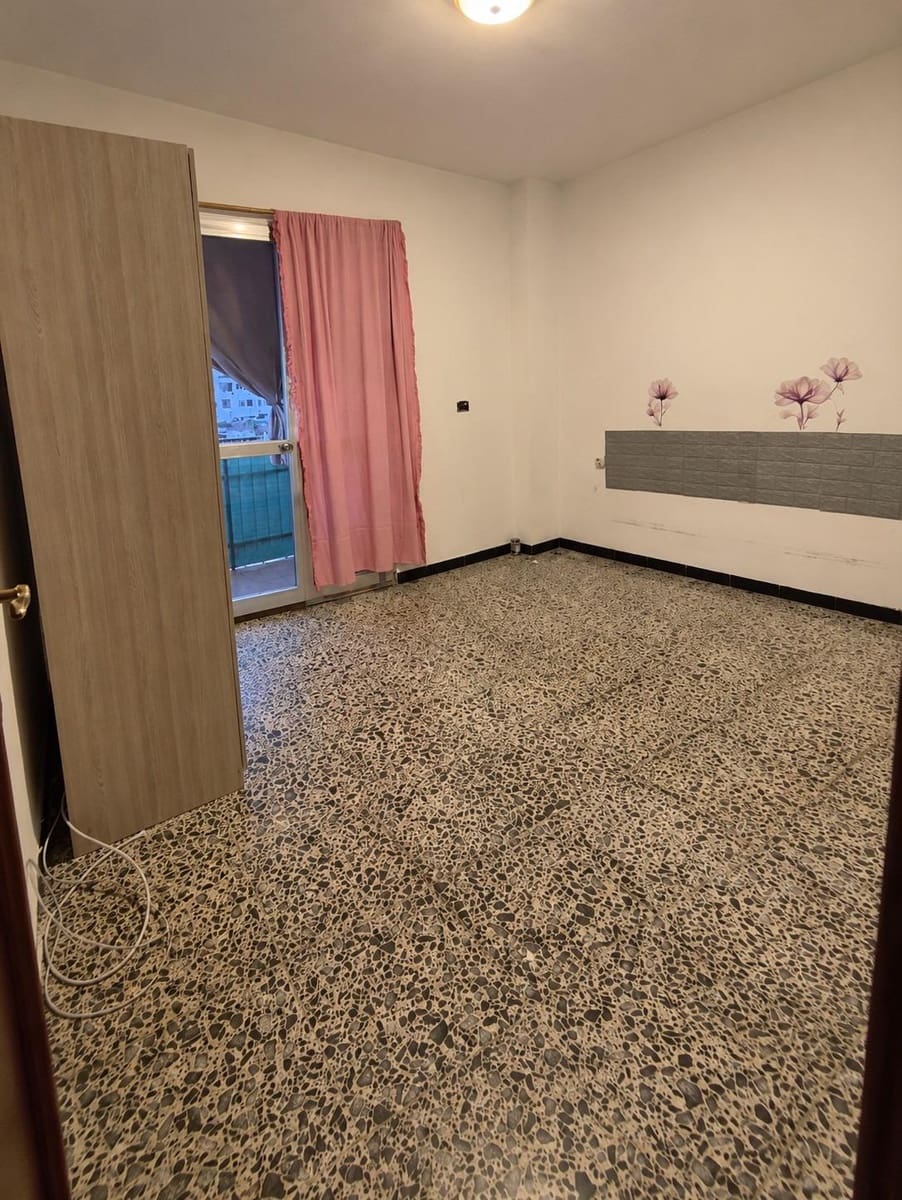 3 bedroom Flat for sale in Palma de Mallorca - € 329,000 (Ref: 10187149)