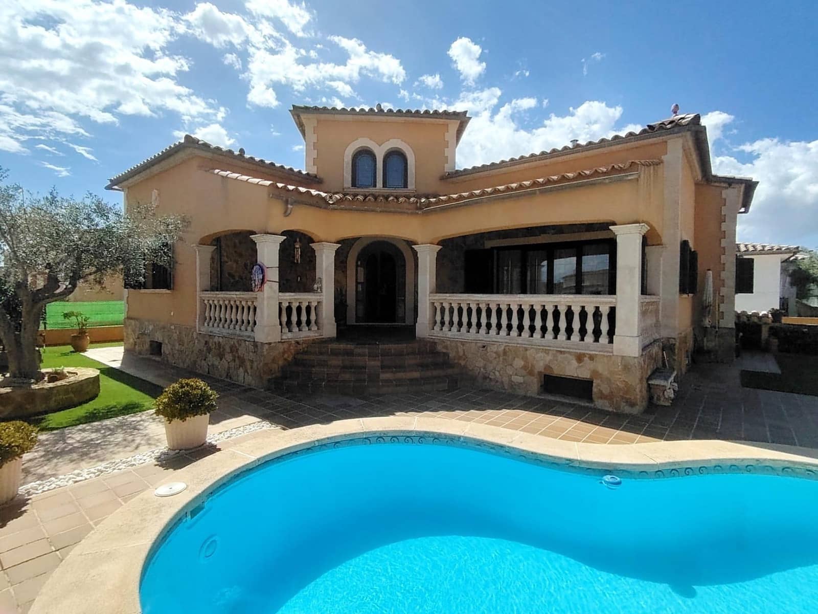 3 soveværelse Villa til salg i Sa Cabaneta / La Cabaneta med swimmingpool - € 930.000 (Ref: 9288211)