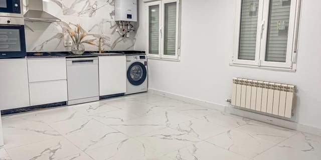 2 Zimmer Apartment zu verkaufen in León Stadt - 95.000 € (Ref: 9334987)