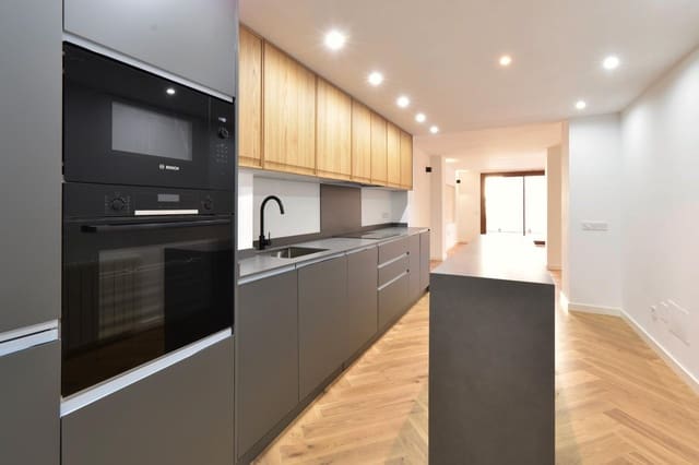 3 bedroom Flat for sale in Foners, Palma de Mallorca - € 480,000 (Ref: 9398516)