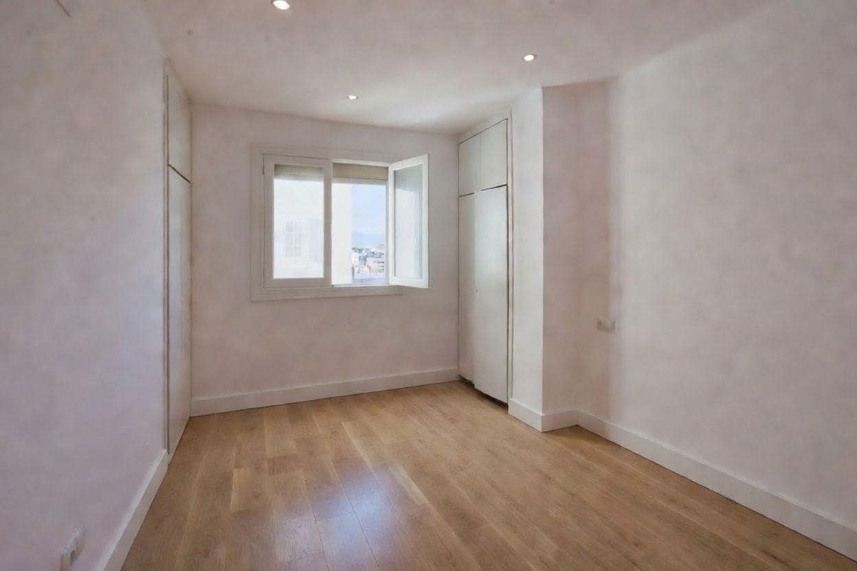 3 bedroom Flat for sale in Palma de Mallorca - € 599,000 (Ref: 9414123)