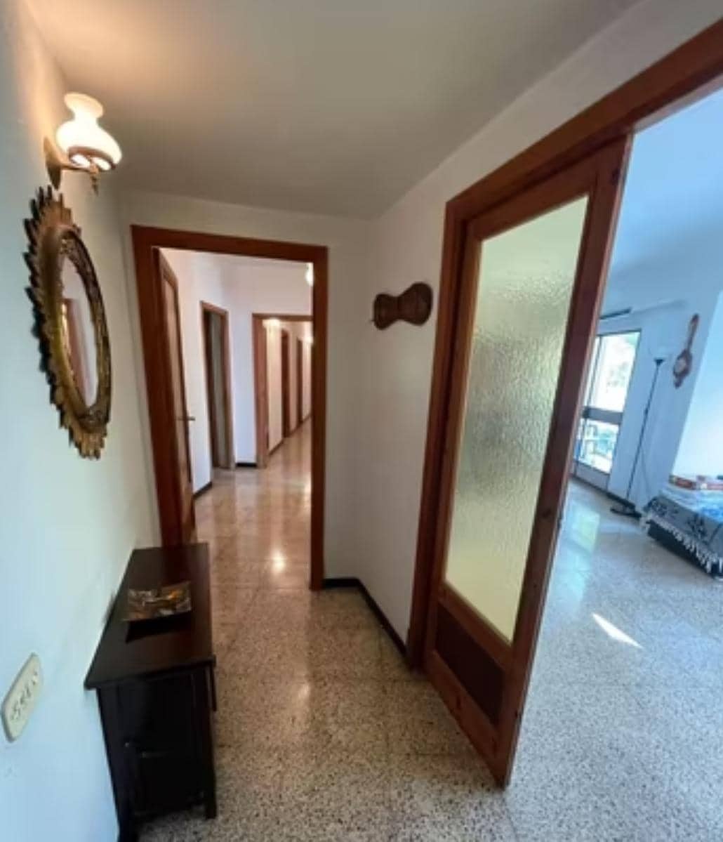 5 bedroom Flat for sale in Palma de Mallorca - € 390,000 (Ref: 9431086)