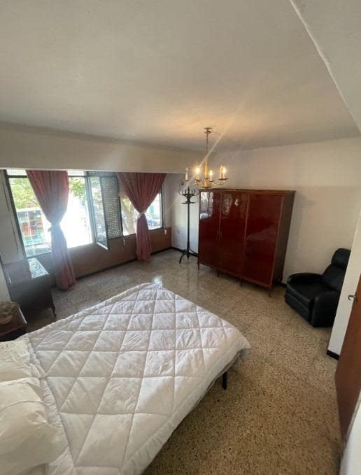 5 bedroom Flat for sale in Palma de Mallorca - € 390,000 (Ref: 9431086)