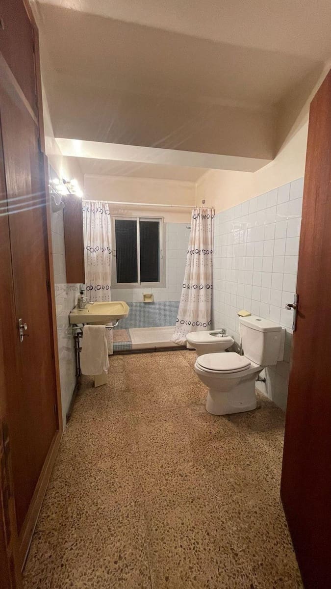 5 bedroom Flat for sale in Palma de Mallorca - € 390,000 (Ref: 9431086)