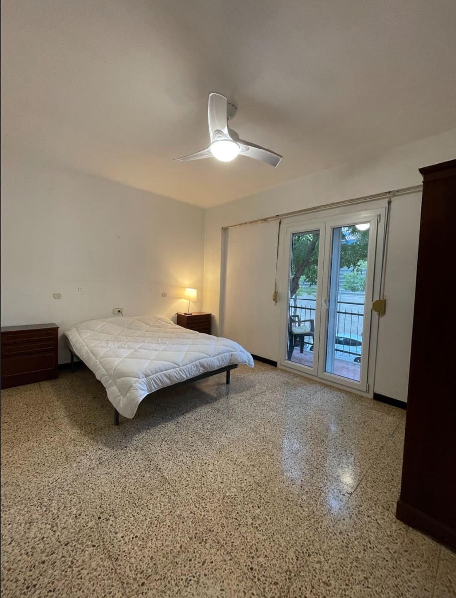 5 bedroom Flat for sale in Palma de Mallorca - € 390,000 (Ref: 9431086)