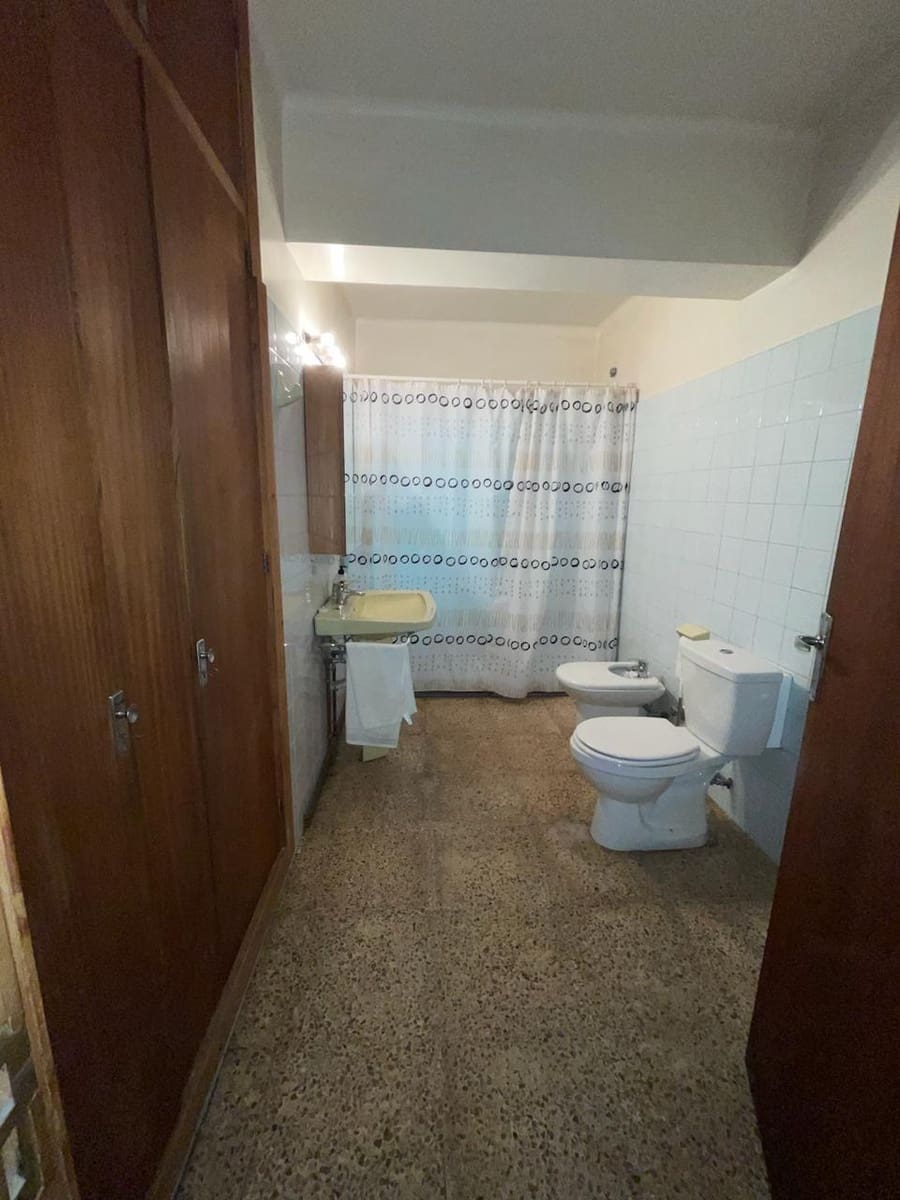 5 bedroom Flat for sale in Palma de Mallorca - € 390,000 (Ref: 9431086)