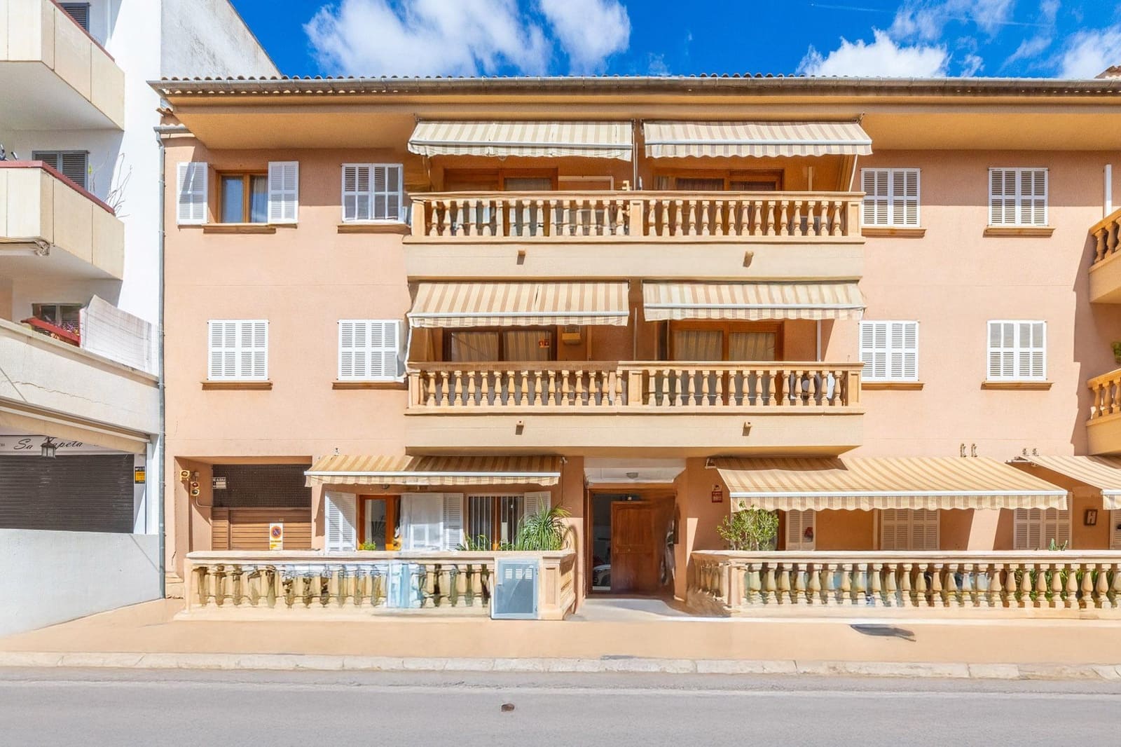 2 bedroom Flat for sale in Son Ferriol - € 429,000 (Ref: 9431087)