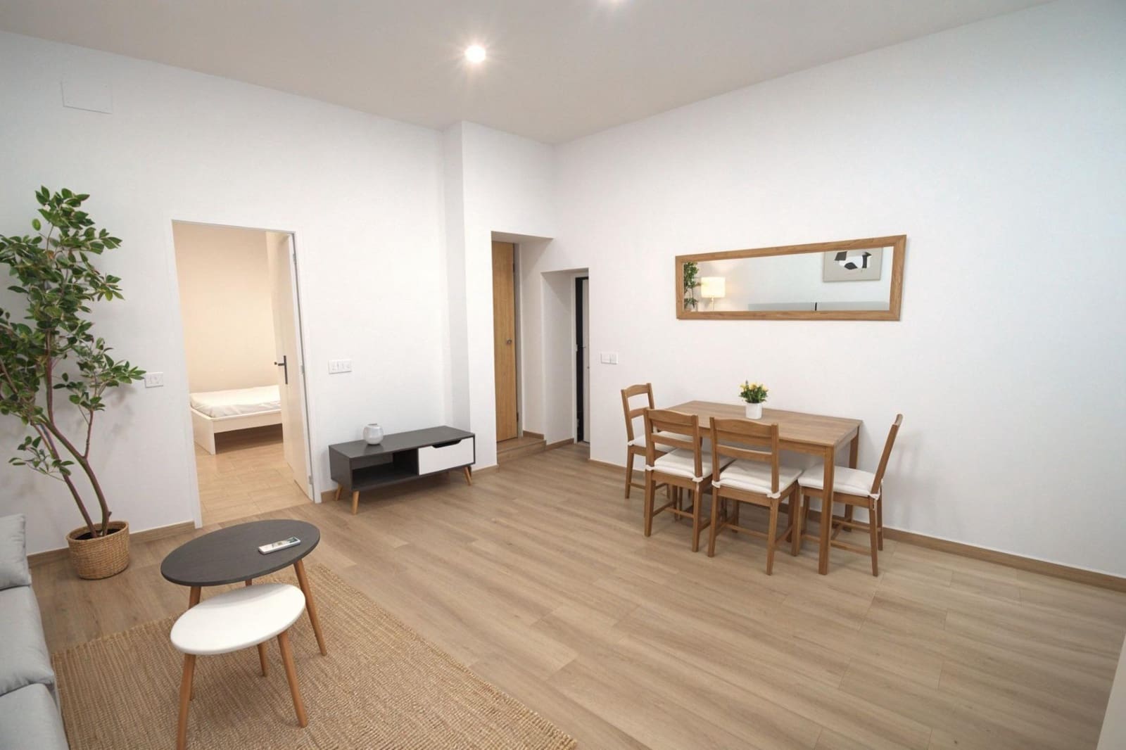 2 soveværelse Lejlighed til leje i Palma de Mallorca - € 1.100 (Ref: 9601187)