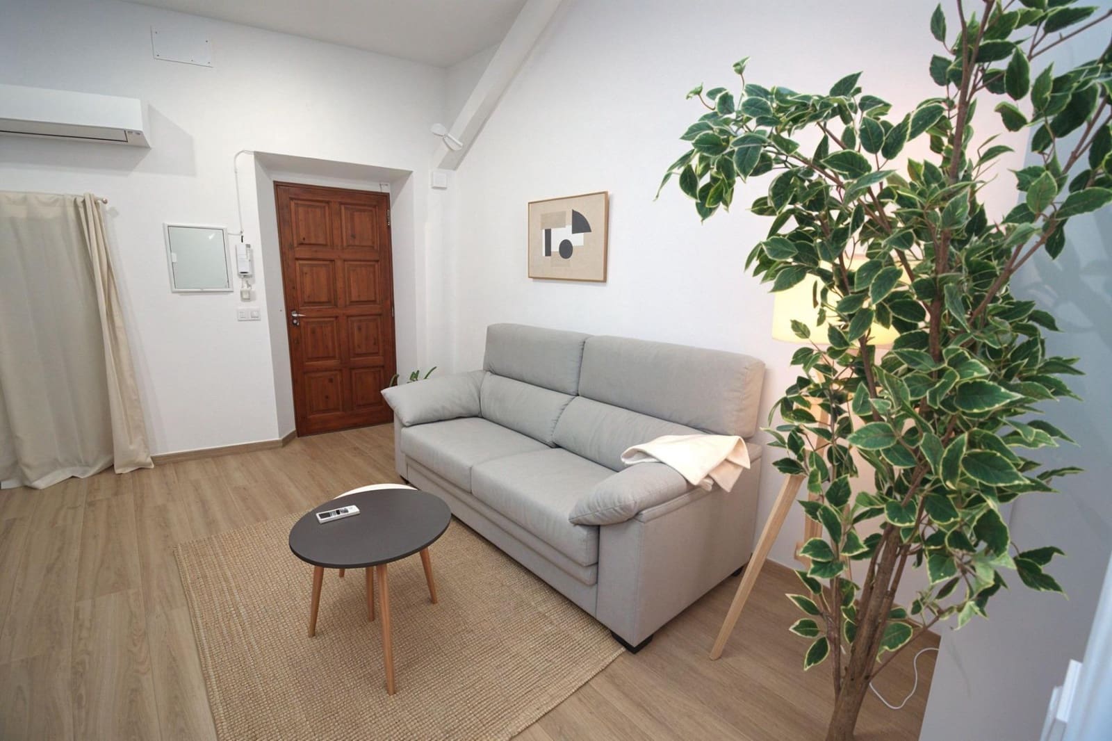 2 soveværelse Lejlighed til leje i Palma de Mallorca - € 1.100 (Ref: 9601187)